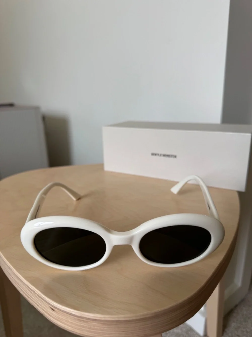Gentle Monster La Mode W2 Sunglasses in White